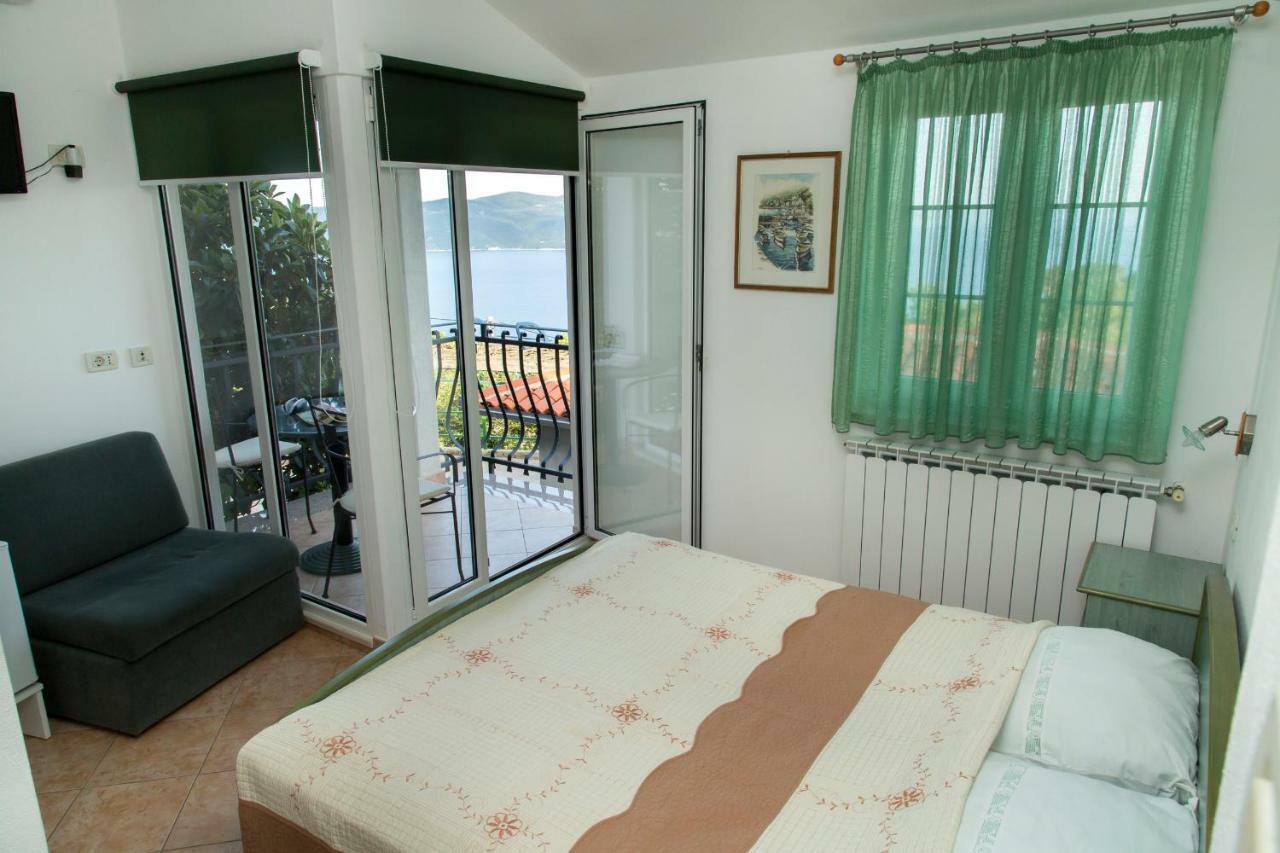 Apartments Tinka Brseč エクステリア 写真
